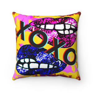 XV BISOUS XOXO Accent Pillow