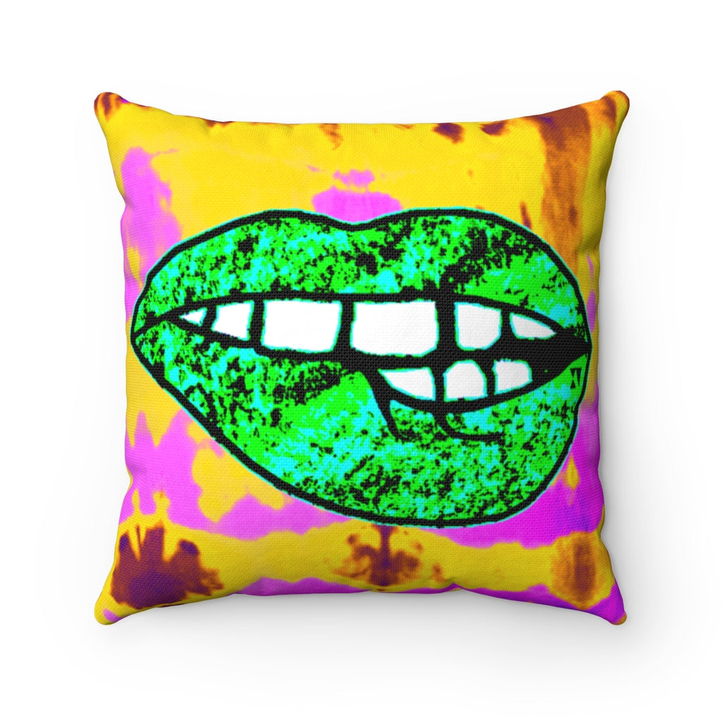 XV BISOUS XOXO Accent Pillow